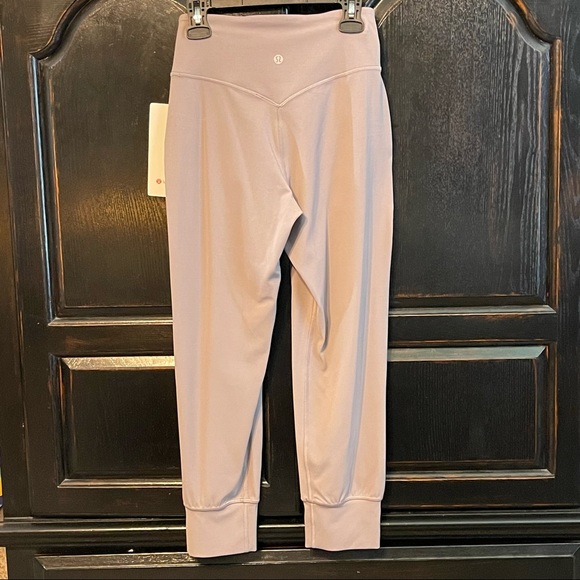 Lululemon Align Jogger Crop *23"
Violet Verbena - Picture 2 of 8